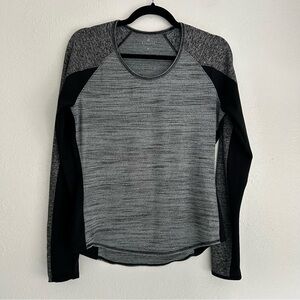 Athleta Running Wild Crew Neck Long Sleeve Top Athletic Yoga Winter Minimalist M